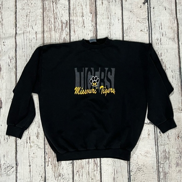 Vintage University of Missouri Tigers NCAA College Logo 7 Crewneck Sweatshirt - Picture 1 of 3